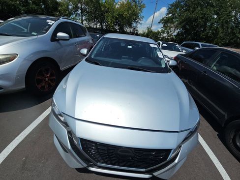 Used 2022 Nissan Sentra SV FWD image 2