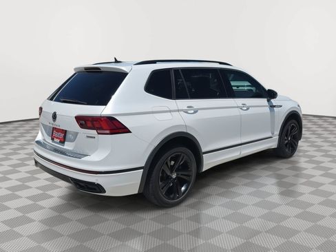 Used 2024 Volkswagen Tiguan SE R-Line AWD/4WD image 10