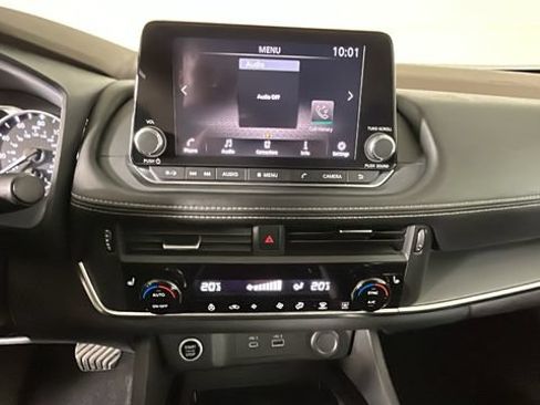 Used 2022 Nissan Rogue S FWD image 24