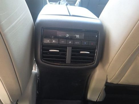 Used 2018 MAZDA CX-9 Touring AWD/4WD image 19