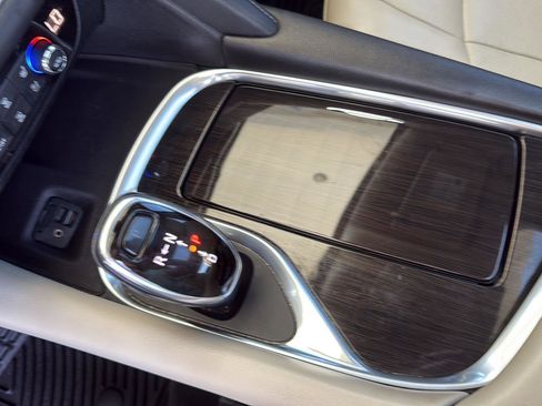 Used 2020 Buick Enclave Premium w/ Sun and Sites Package AWD/4WD image 29