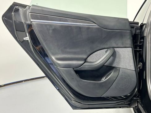 Used 2021 Tesla Model S Plaid image 16