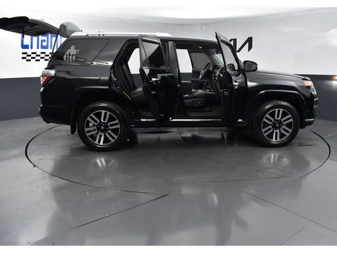 Used 2022 Toyota 4Runner Limited AWD/4WD image 28