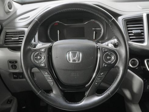 Used 2016 Honda Pilot Touring image 24