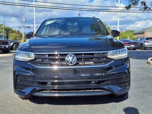 Certified 2023 Volkswagen Tiguan SE R-Line image 2
