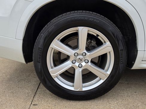 Used 2020 Volvo XC90 T6 Momentum AWD/4WD image 15