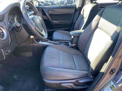 Used 2018 Toyota Corolla LE image 13