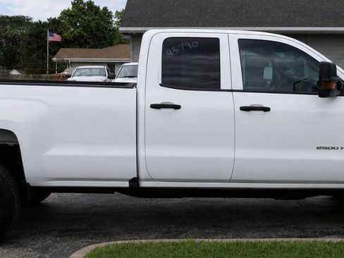 Used 2019 Chevrolet Silverado 2500 W/T w/ WT Convenience Package AWD/4WD image 5