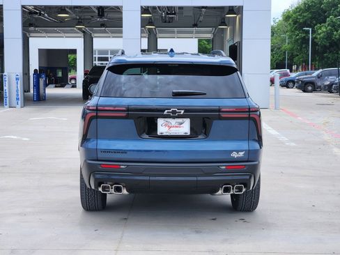 New 2026 Chevrolet Traverse LT w/ Midnight/Sport Edition FWD image 8