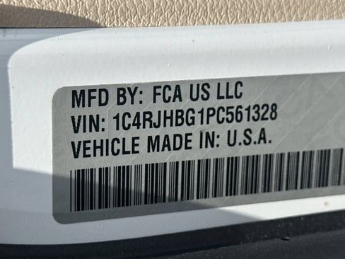 Used 2023 Jeep Grand Cherokee Limited w/ Trailer Tow Prep Group (B) AWD/4WD image 35