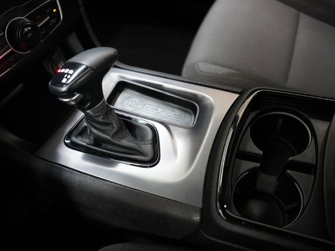 Used 2020 Dodge Charger SXT w/ Blacktop Package image 18