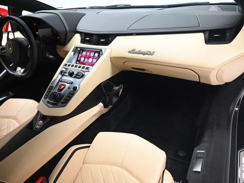 Used 2018 Lamborghini Aventador S AWD/4WD image 12