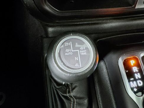 Used 2023 Jeep Wrangler Unlimited Sahara w/ Cold Weather Group AWD/4WD image 23