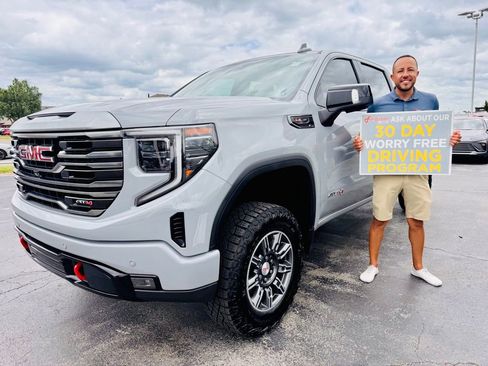 Used 2024 GMC Sierra 1500 AT4 w/ Technology Package AWD/4WD image 1