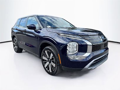 Used 2025 Mitsubishi Outlander SE