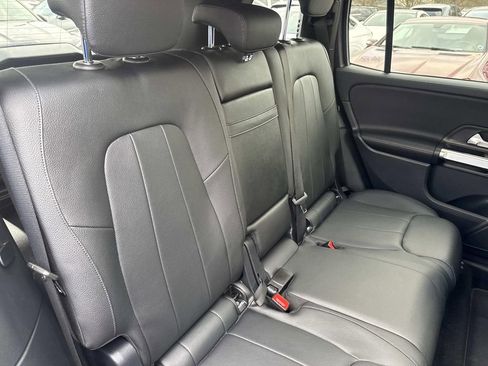 Used 2022 Mercedes-Benz GLB 250 image 9