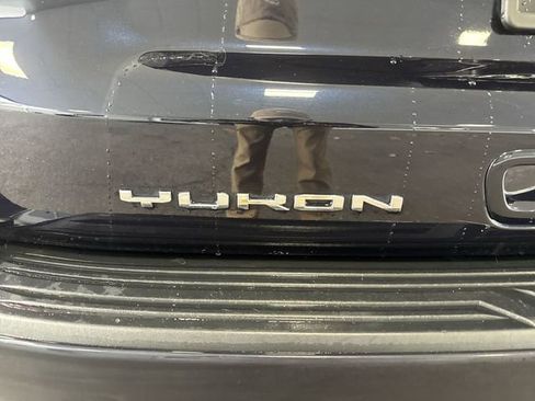 Used 2023 GMC Yukon Denali image 32