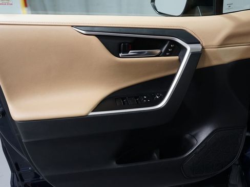 Certified 2020 Toyota RAV4 Limited image 31