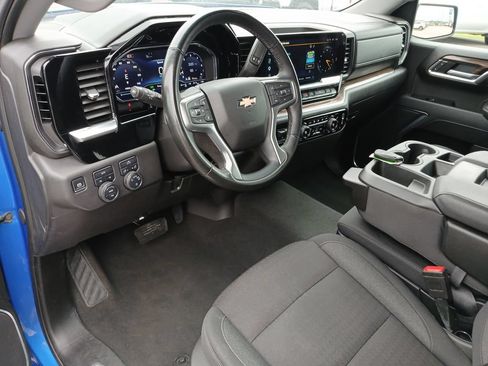 Certified 2025 Chevrolet Silverado 1500 LT AWD/4WD image 10