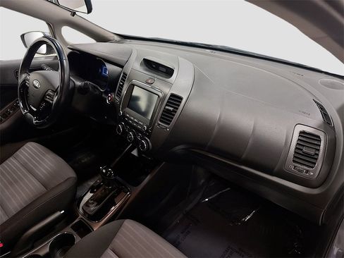 Used 2017 Kia Forte S w/ S Technology Package image 33
