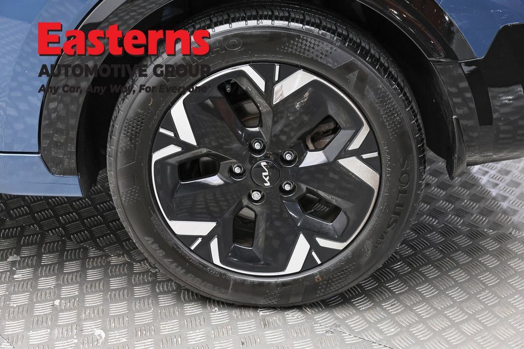 Used 2024 Kia Niro Wind w/ Wind Preserve Package FWD image 8