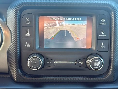 Used 2020 Jeep Gladiator Sport image 26