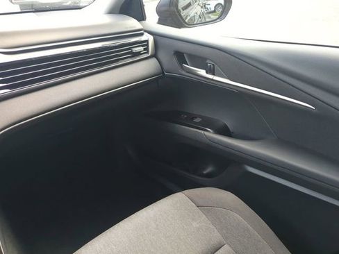 Used 2025 Toyota Camry LE FWD image 17