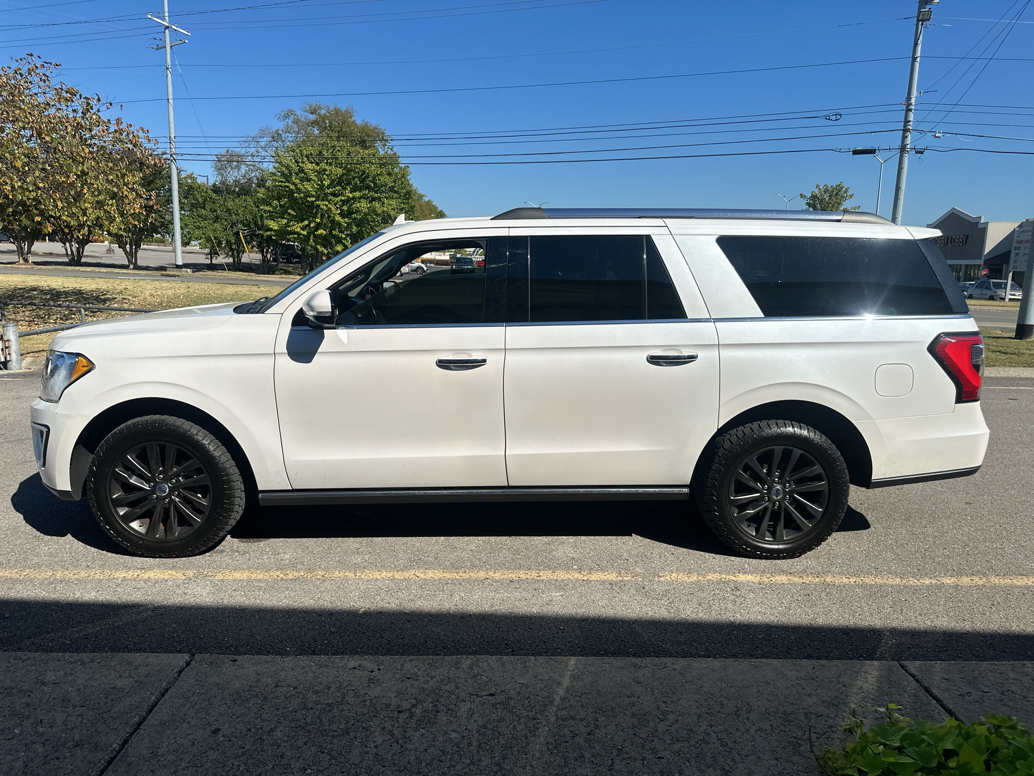 Used 2019 Ford Expedition Max Limited w/ Equipment Group 301A RWD image 7