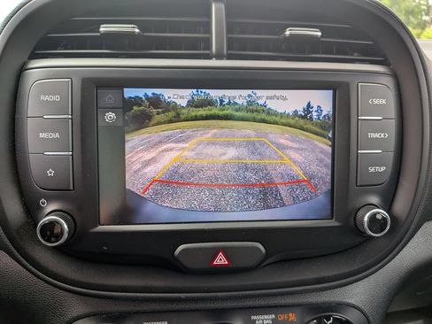 Used 2022 Kia Soul LX FWD image 26