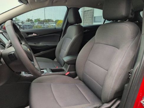 Used 2018 Chevrolet Cruze LT FWD image 23