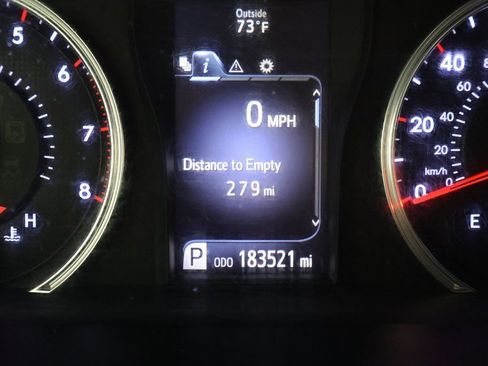 Used 2016 Toyota Camry SE image 17