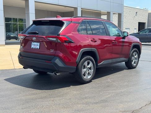 Used 2025 Toyota RAV4 XLE AWD/4WD image 3