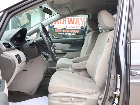 Used 2016 Honda Odyssey SE image 12