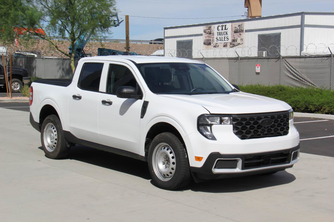 Used 2025 Ford Maverick XL w/ Equipment Group 102A AWD/4WD image 3