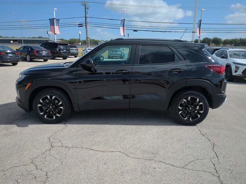 Used 2022 Chevrolet TrailBlazer LT w/ Convenience Package FWD image 5