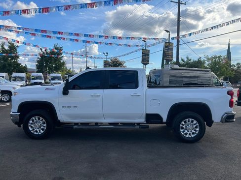 Used 2024 Chevrolet Silverado 2500 LT image 7