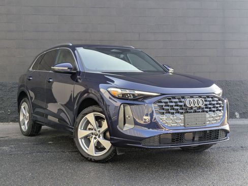 New 2025 Audi Q5 Premium Plus image 3