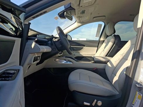 New 2026 Lincoln Nautilus Premier image 6