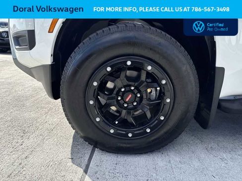 Used 2025 Nissan Frontier SV image 10