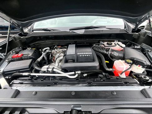 Used 2024 Chevrolet Silverado 1500 LTZ image 10