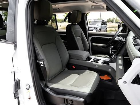 New 2026 Land Rover Defender 110 S AWD/4WD image 44