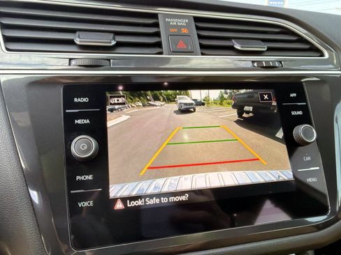 Used 2024 Volkswagen Tiguan SE R-Line image 23