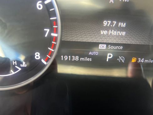 Used 2023 Nissan Pathfinder SL image 17