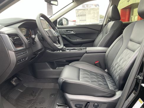 New 2026 Nissan Rogue Platinum image 10