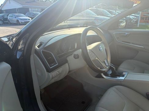 Used 2016 Volvo XC60 T5 Premier w/ Protection Package FWD image 16