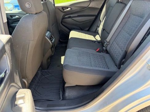 Used 2022 Chevrolet Equinox LT image 12