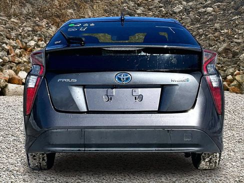 Used 2016 Toyota Prius Three image 4