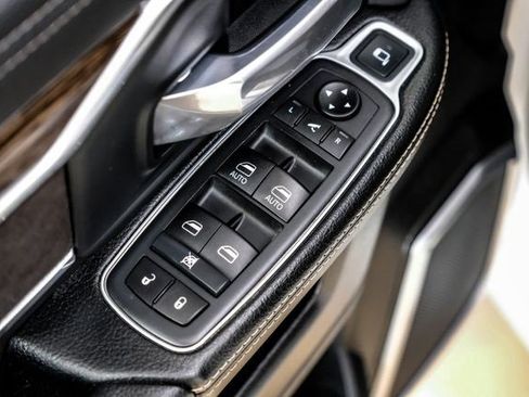 Used 2019 RAM 2500 Laramie image 36