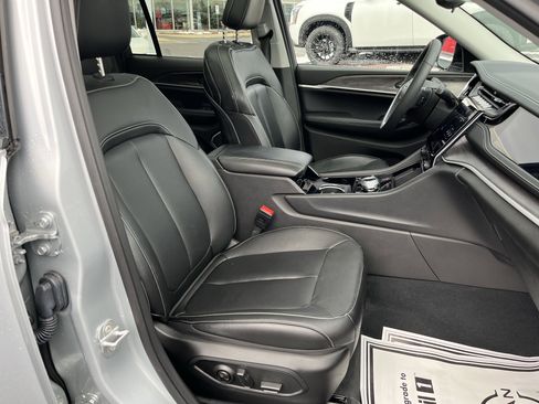 Used 2022 Jeep Grand Cherokee Limited 4xe image 3