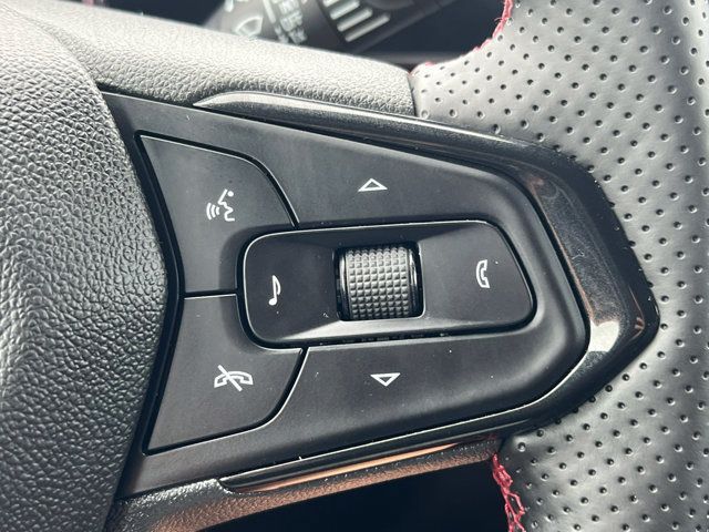 Used 2024 Chevrolet Trax RS w/ Sunroof Package FWD image 19